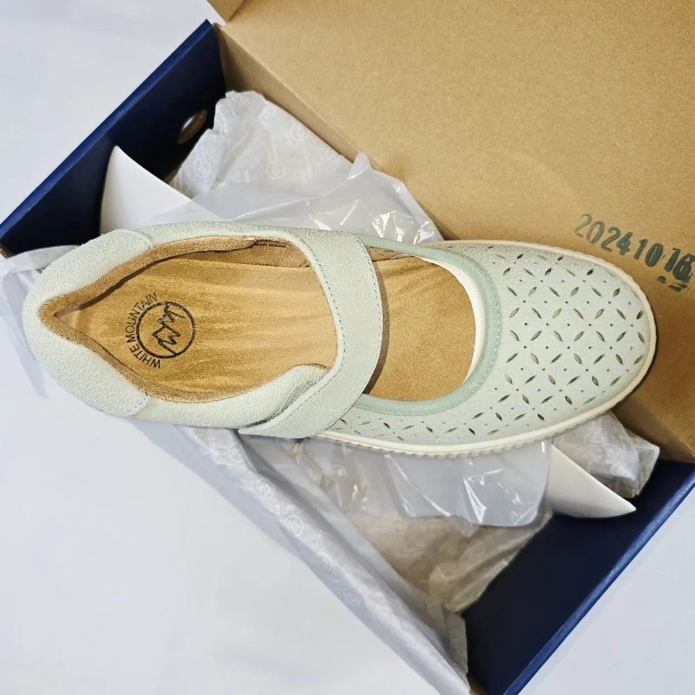 White Mountain | Womens Doubles Mary Jane Hybrid Sneakers In Lt Sage Size 8